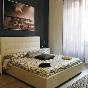 T T House , La Spezia Italie