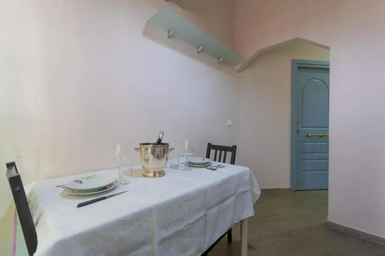 Appartamento Vercelli Guest House near San Giovanni Roma Italia