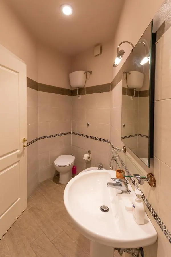 Vercelli Guest House near San Giovanni Roma 0*,  Italia