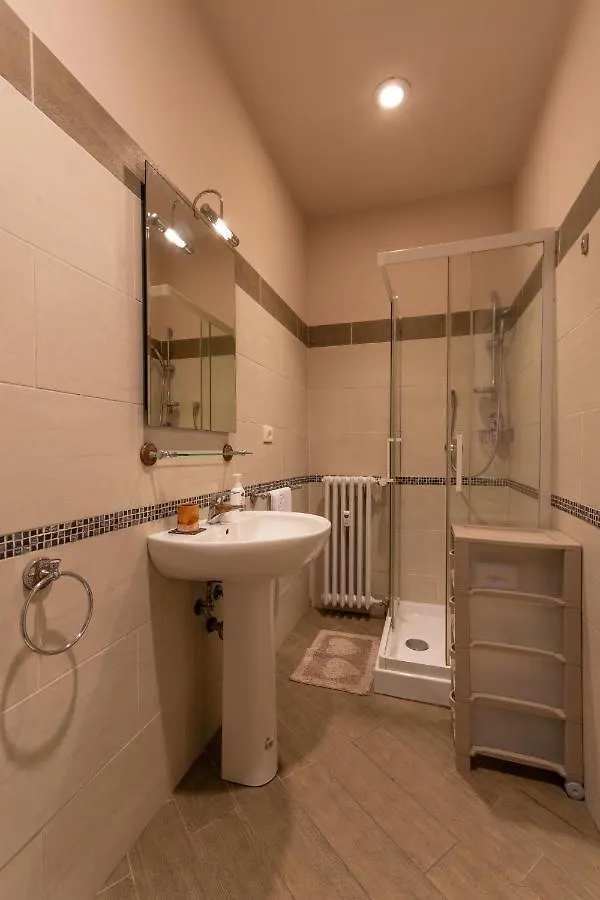 Appartamento Vercelli Guest House near San Giovanni Roma Italia