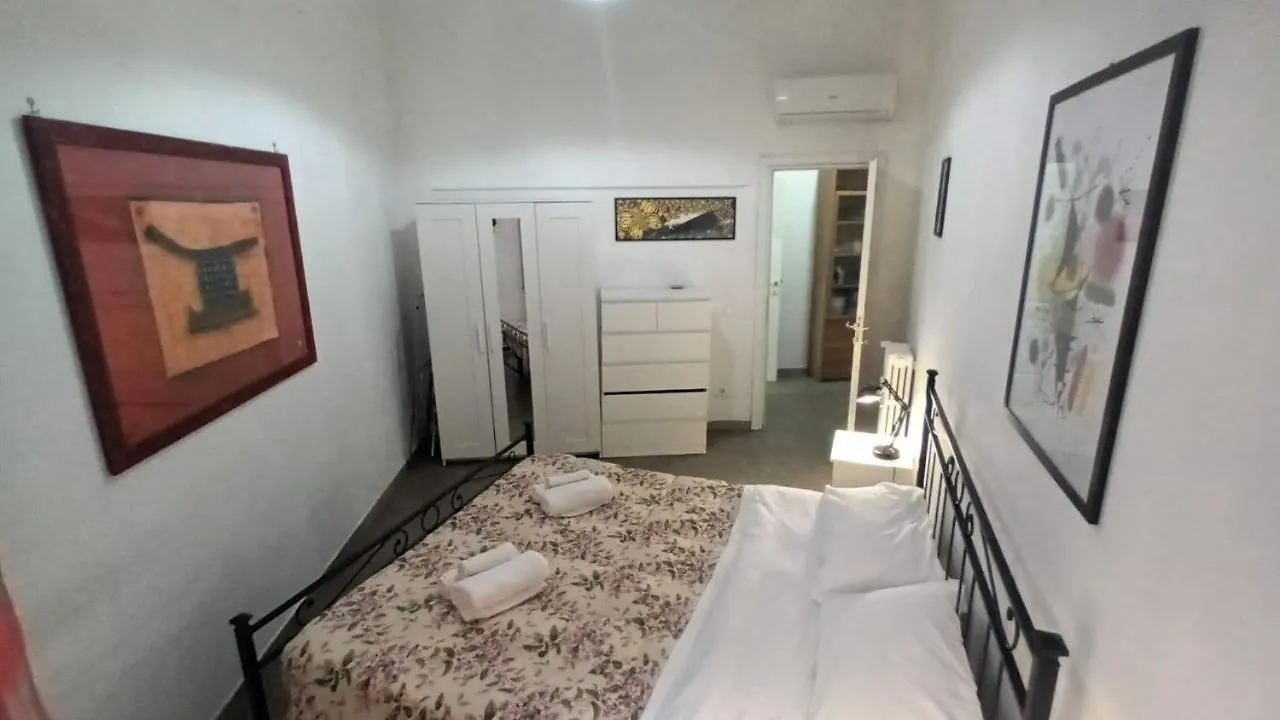 Vercelli Guest House near San Giovanni Roma 0*,  Italia